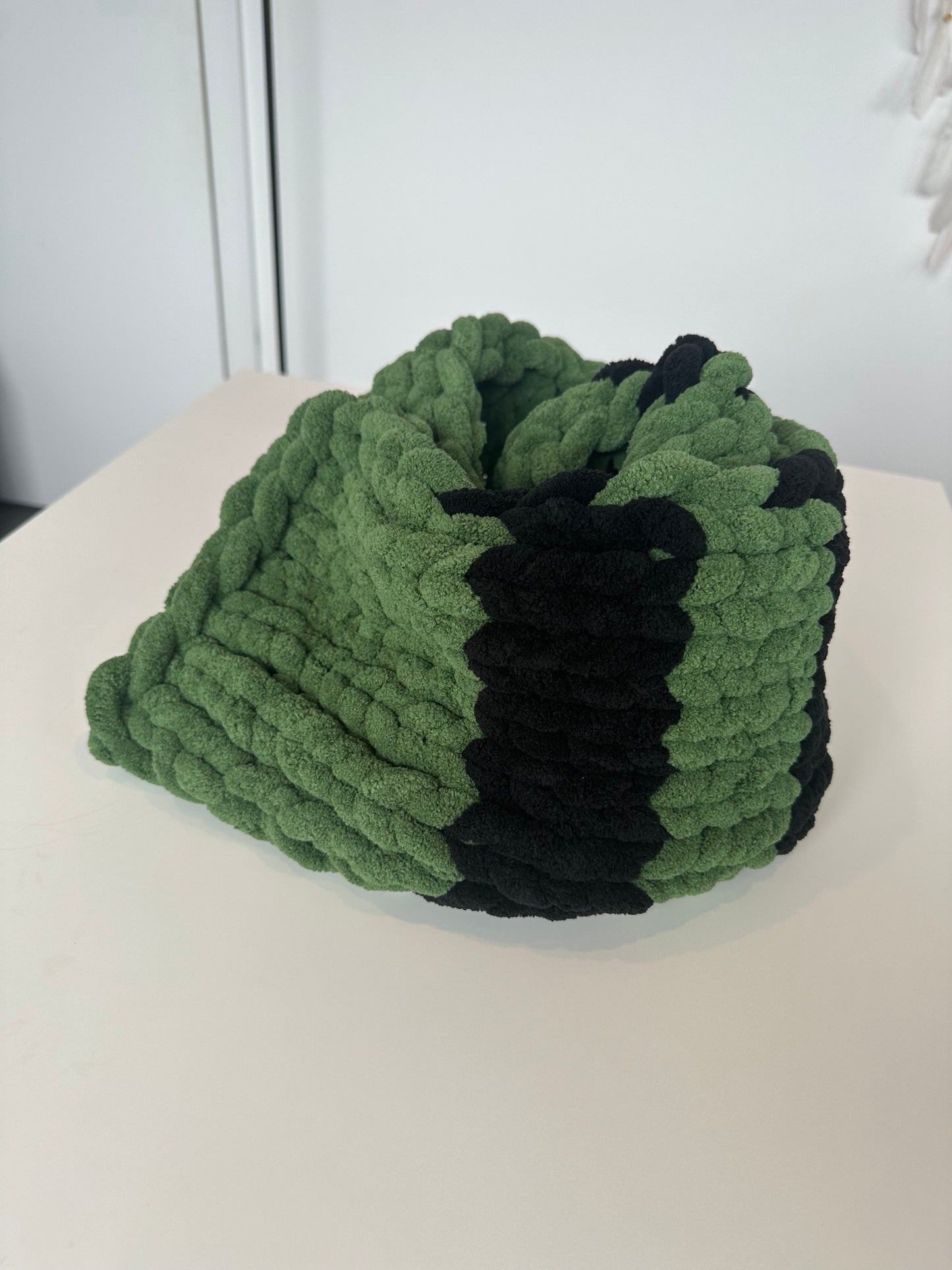 Chunky Knit Scarf Green & Black