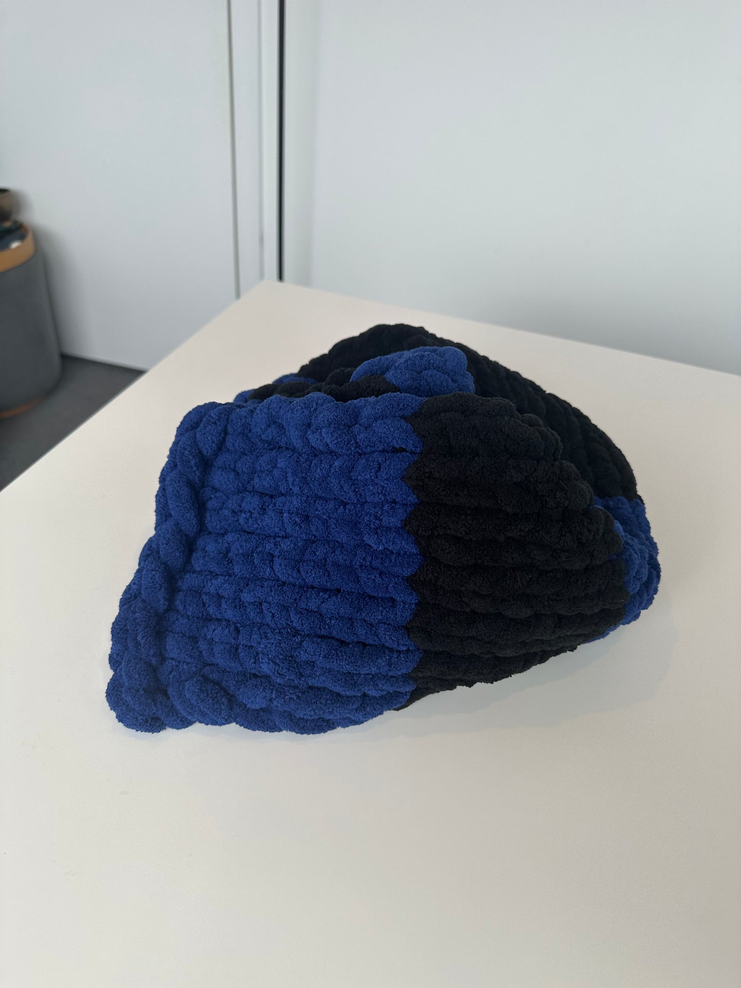 Chunky Knit Scarf Blue & Black