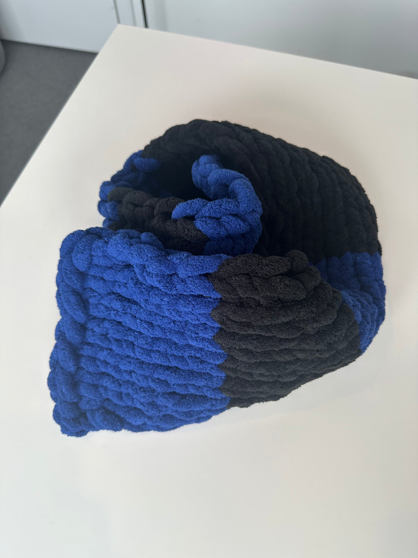Chunky Knit Scarf Blue & Black