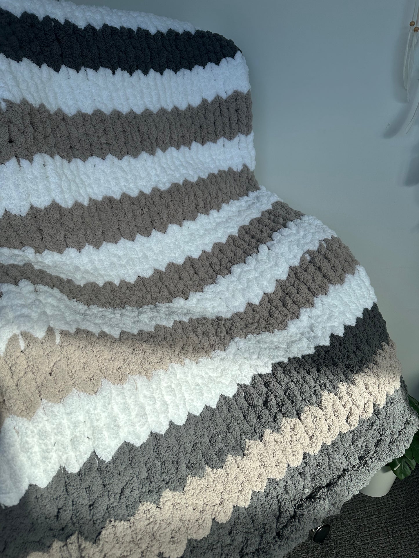 Chunky Knit Blanket Grey & White